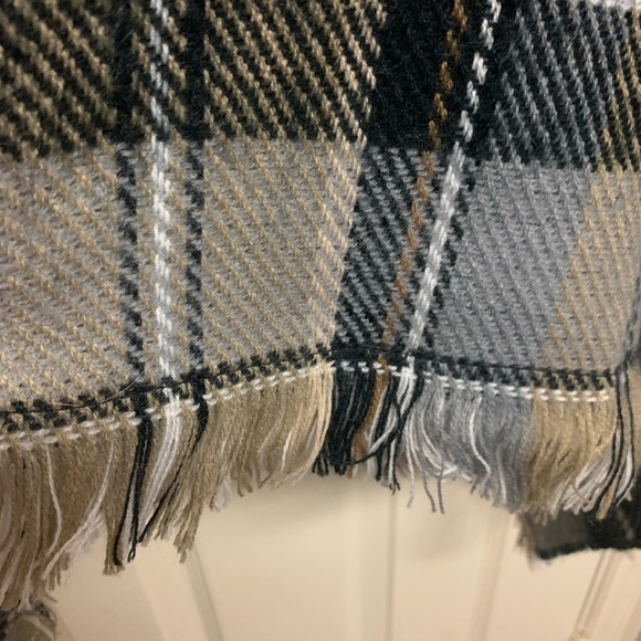 Blanket wrap poncho shawl extra large one size long wide layer fringe plaid EUC - Picture 7 of 15